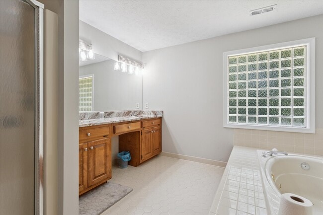 Building Photo - 203 Water Fowl Dr