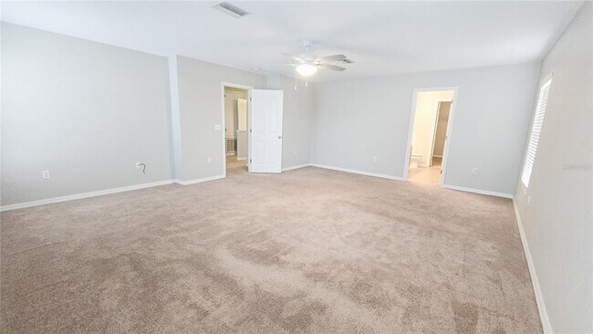 Building Photo - 6955 Lake Eaglebrooke Dr