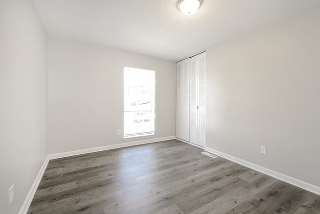 Building Photo - 1621 Sonia Dr