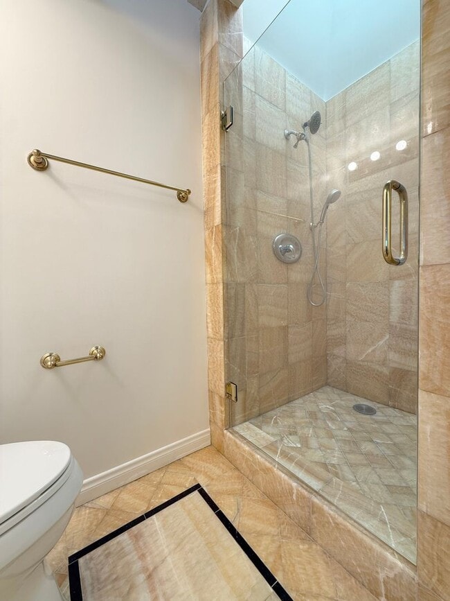 Building Photo - 4 Bed + 3 Bath +2 Car