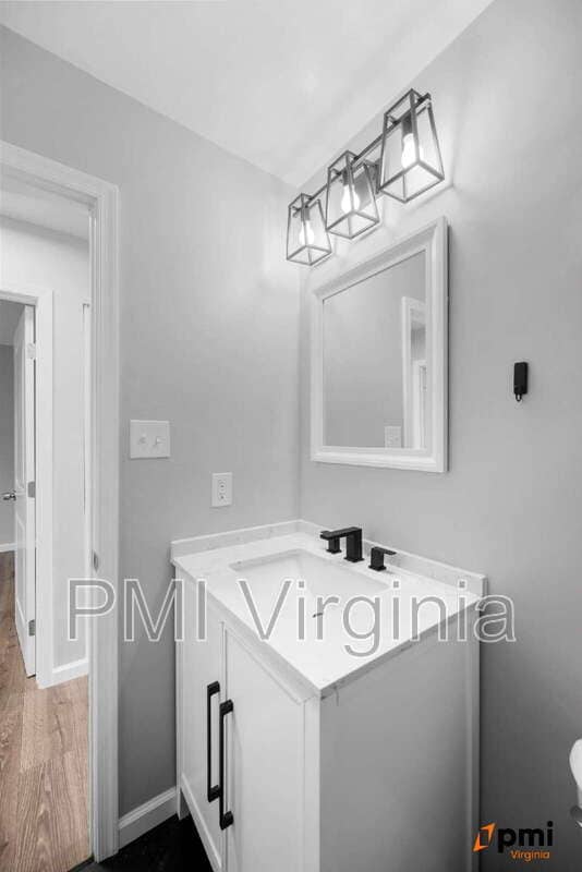 Building Photo - 631 Bluff Ct