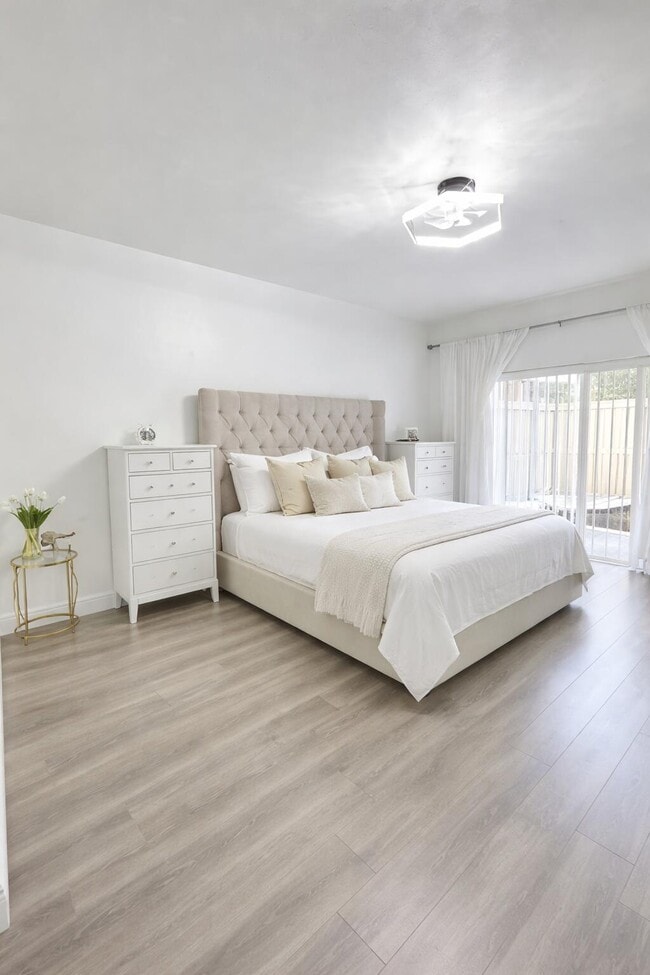 Building Photo - 6538 Abbey Rd