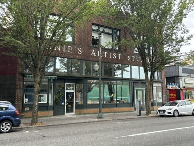 Interior Photo - Annie's Studio's