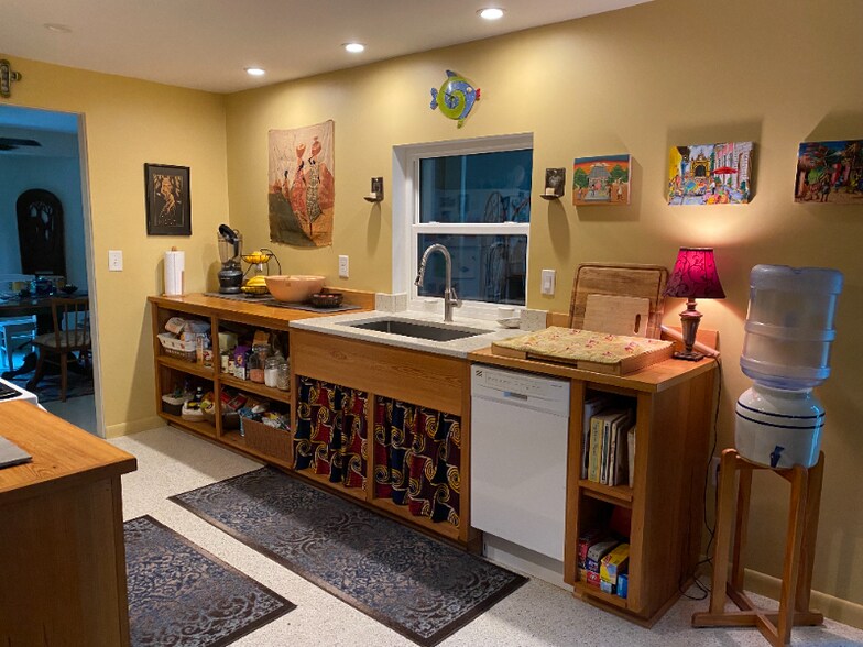 Building Photo - 1620 Manor Rd