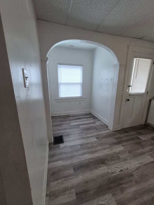 Building Photo - 1967-1969 Rugby