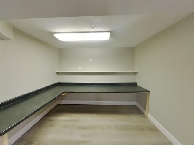 Building Photo - 12911 Overlook Rd