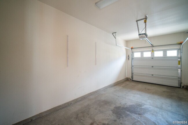 Building Photo - 3 BD/2.5 BA Townhome in Awakea at Mehana in Kapolei