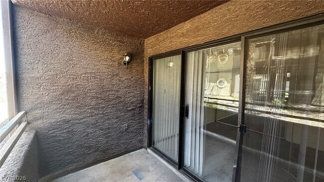 Building Photo - 5044 S Rainbow Blvd