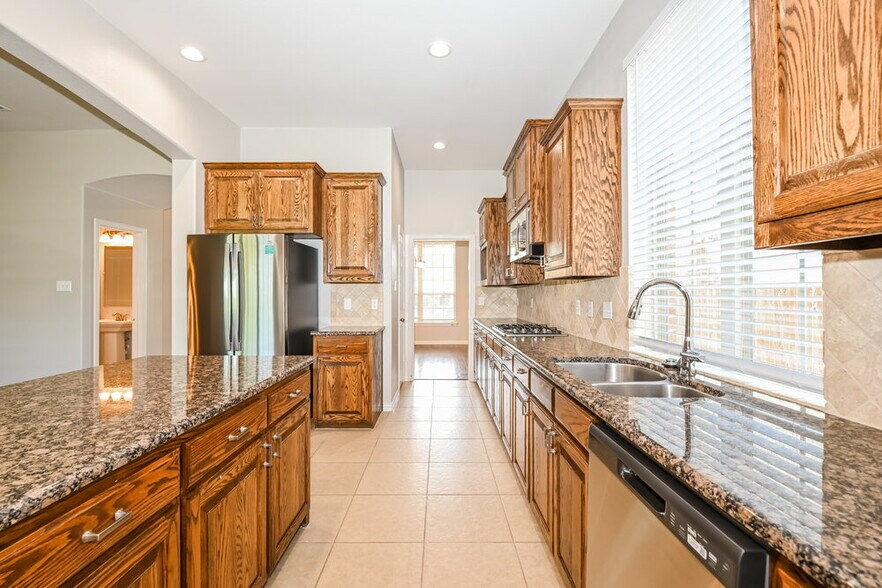 Building Photo - 1224 Wedgewood Dr