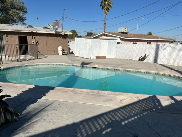 Building Photo - 5205 Alta Dr