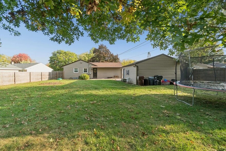 Building Photo - 1954 Wisteria Rd