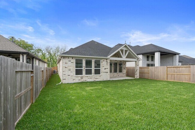 Building Photo - 10719 River Walk Dr