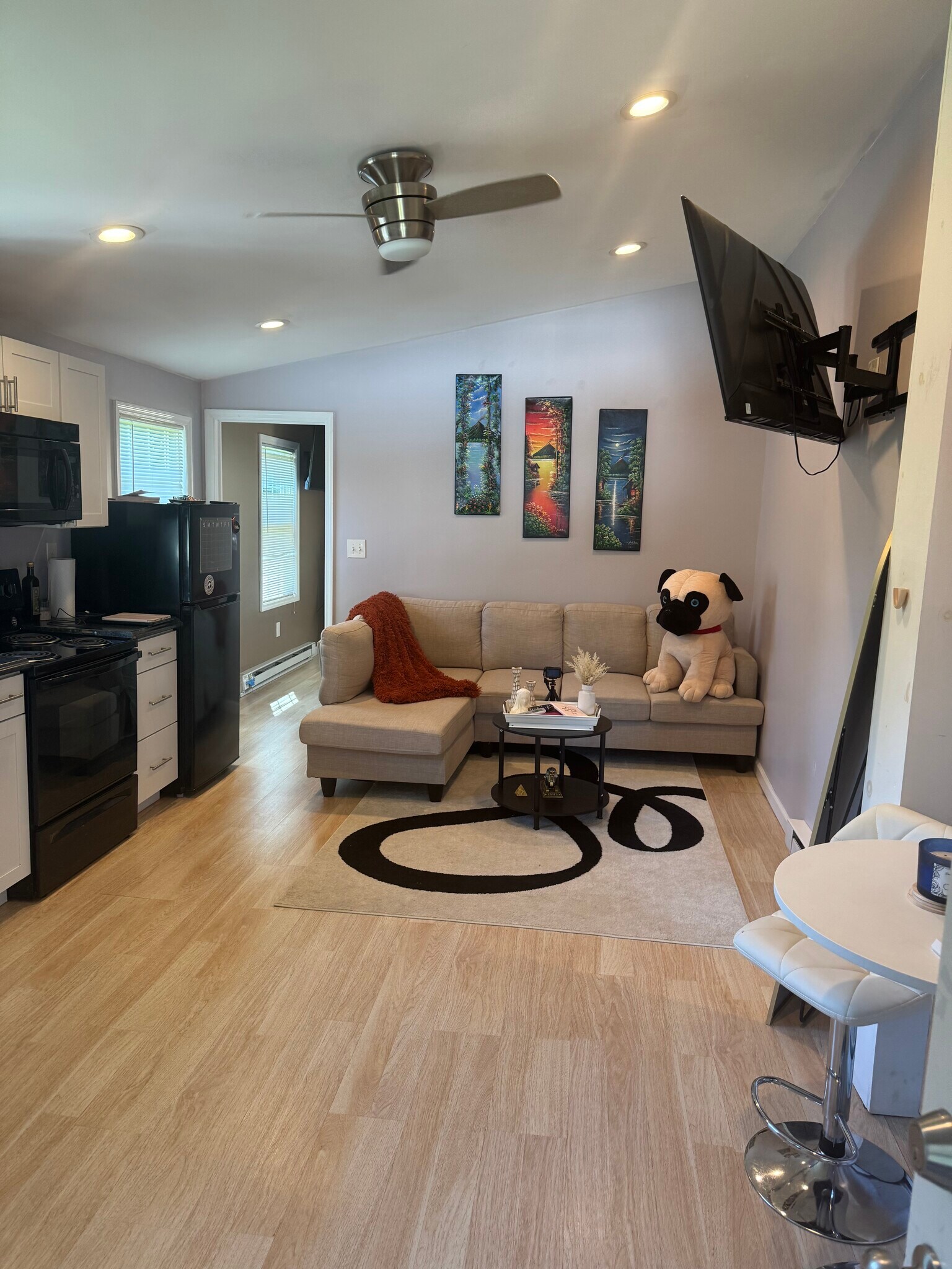 Living room - 8 Spruce Ave