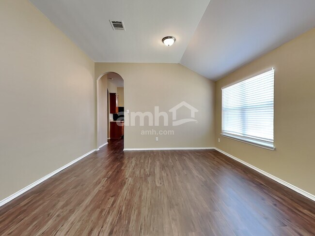 Building Photo - 265 Firwood N