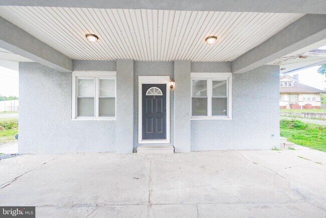 Building Photo - 140 Delsea Dr S