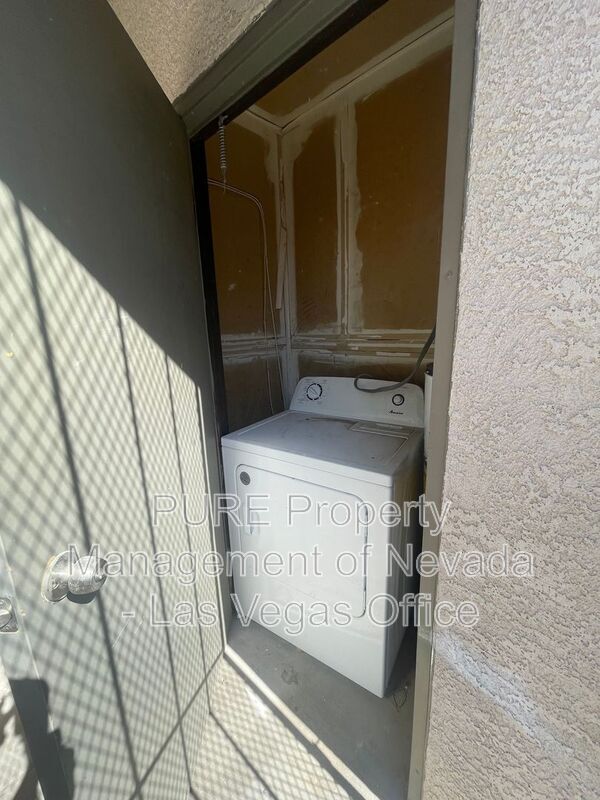 Building Photo - 3512 Rio Robles Dr