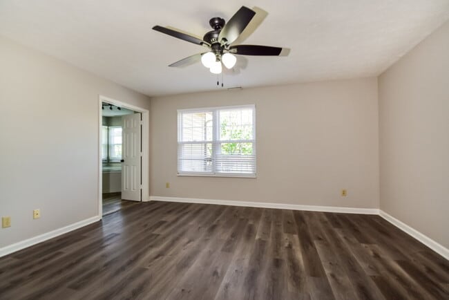 Building Photo - 1820 Beckenbauer Ln