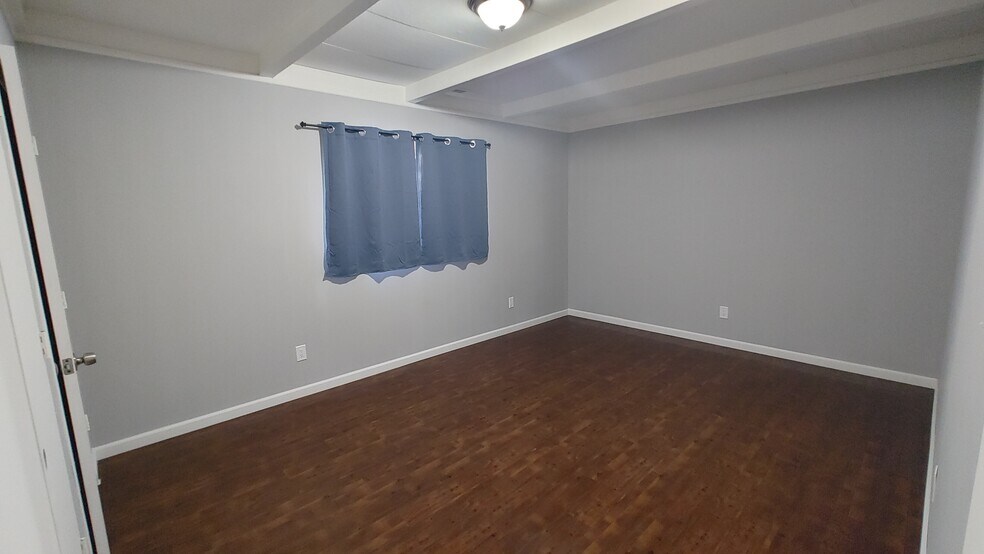 Building Photo - 2133 Woodbine Ave