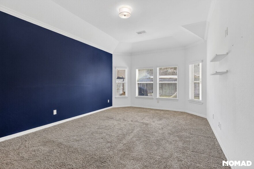 Building Photo - 2010 Silver Moon Dr