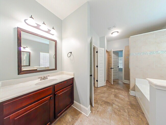 Building Photo - 2476 Sunflower Dr