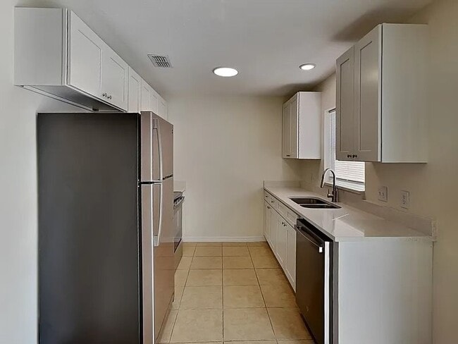 Building Photo - 374 Willow Song Ct