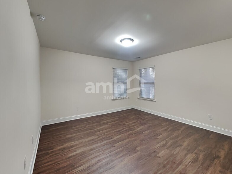 Building Photo - 2515 Beal St