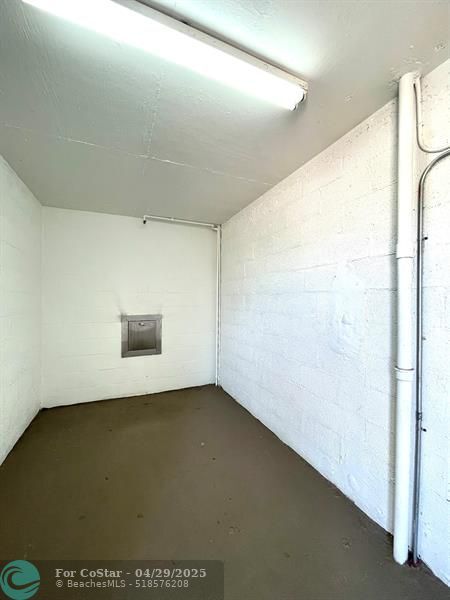 Building Photo - 711 N Pine Island Rd