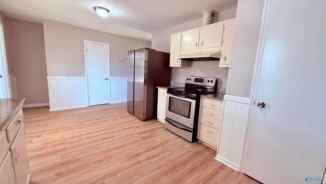 Building Photo - 105 Superior Ave SE