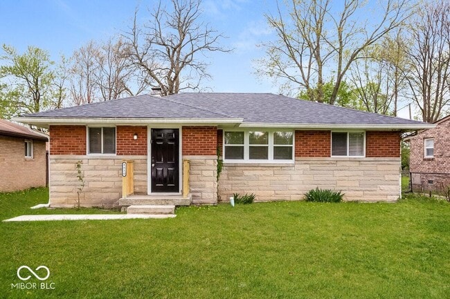 Primary Photo - 4030 N Grand Ave