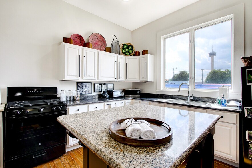 Building Photo - 120 Shadrach St