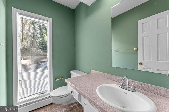 Building Photo - 901 Walker Rd