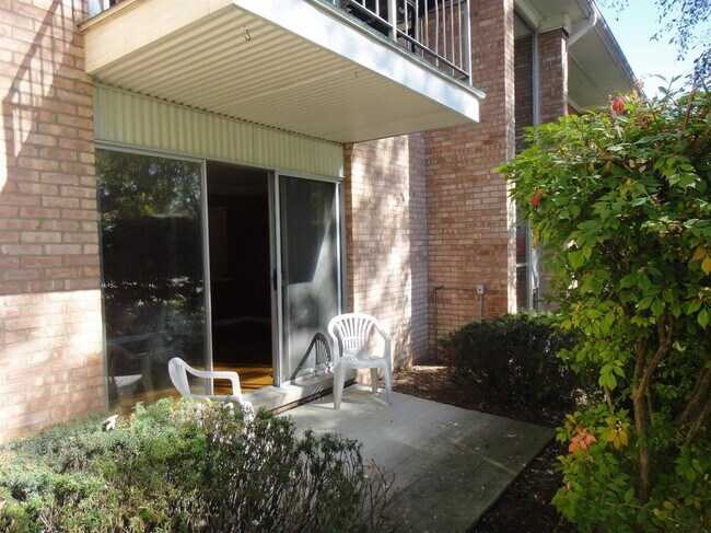 Building Photo - 1249 Island Dr