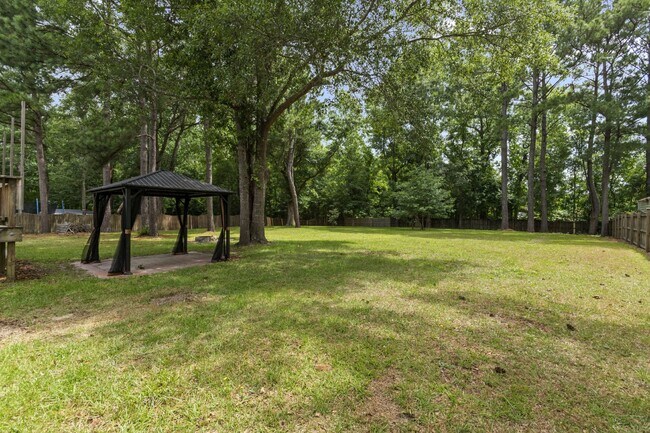 Building Photo - 4 Bedroom 2.5 Bathroom located in Creeks Edge