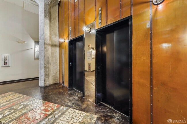 Building Photo - 601 4th St