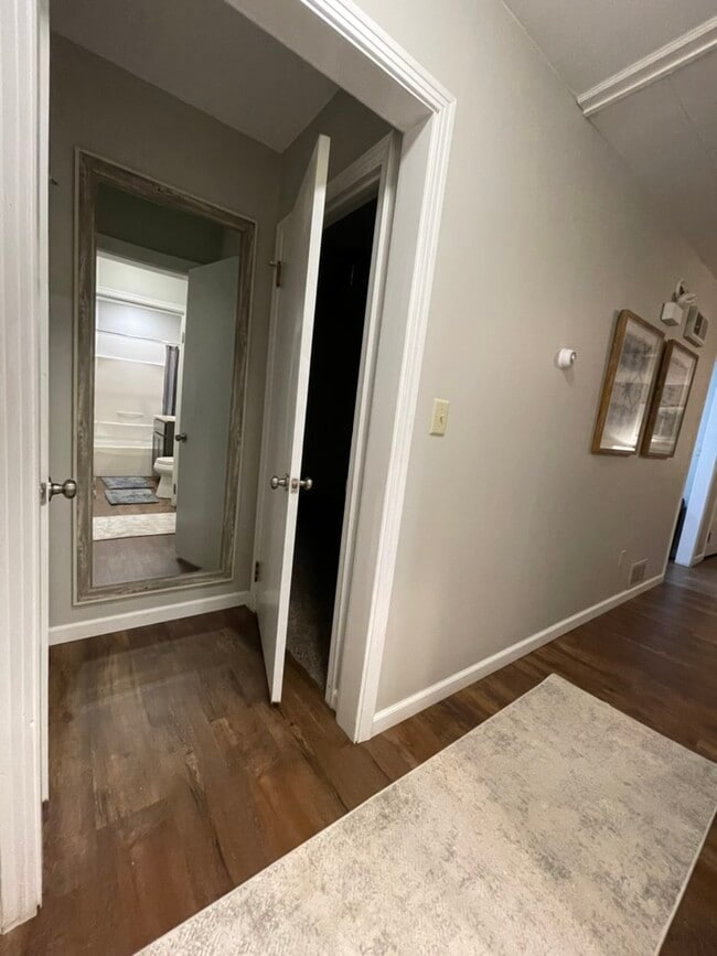 Building Photo - 1535 Kaiser Ave