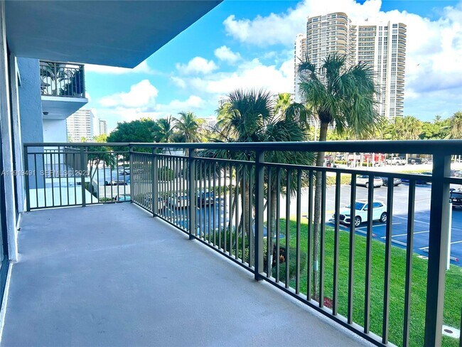 Building Photo - 3031 N Ocean Blvd