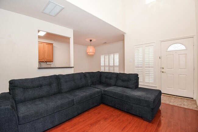 Building Photo - 13646 Garden Grove Ct