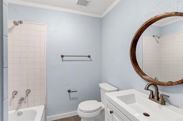 Building Photo - 907 W Bridge St