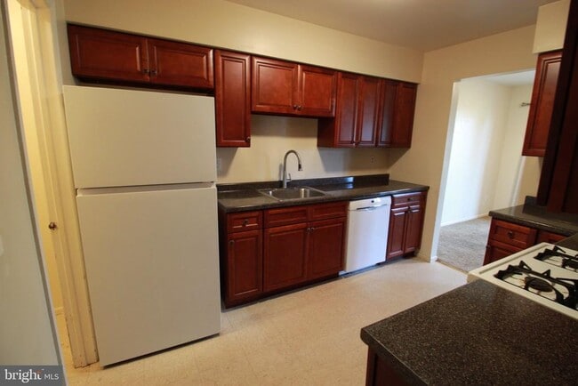 Building Photo - 12 Coriander Dr