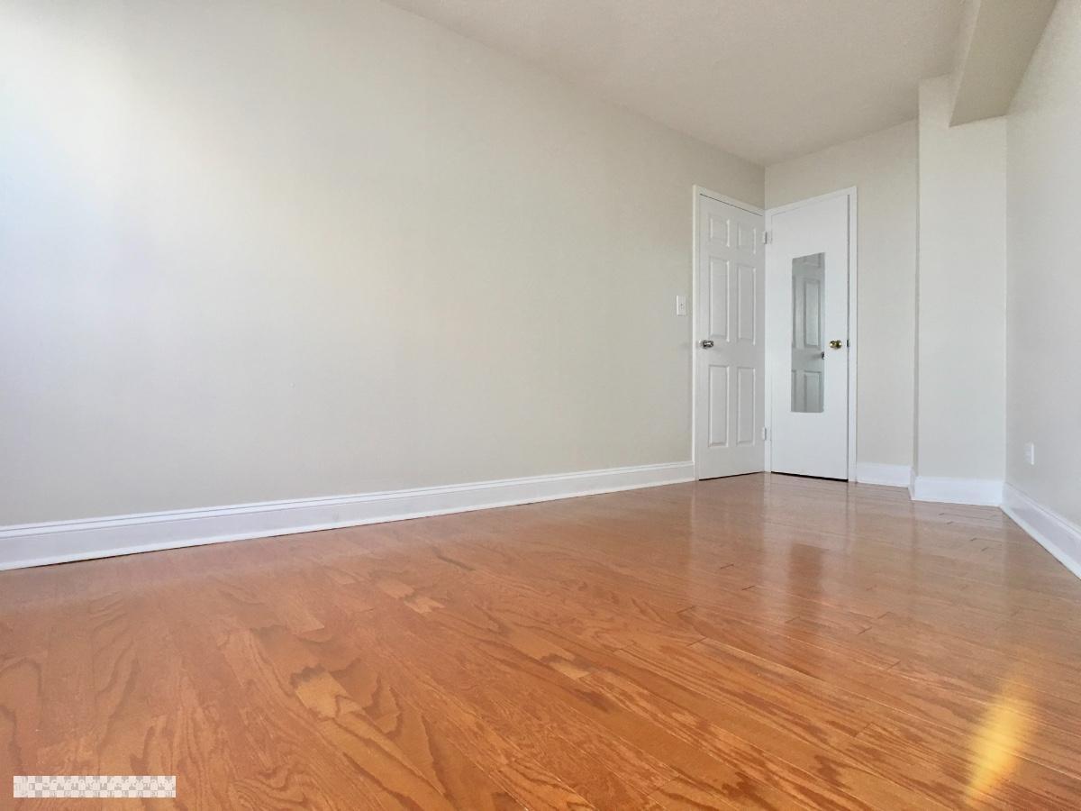 Building Photo - 3333 Broadway