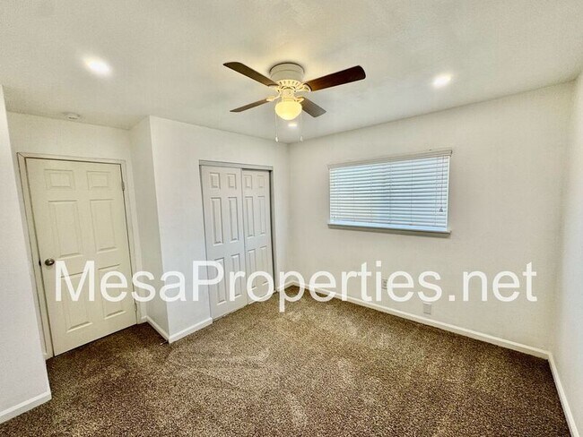 Building Photo - 3600 Mountain Ave N