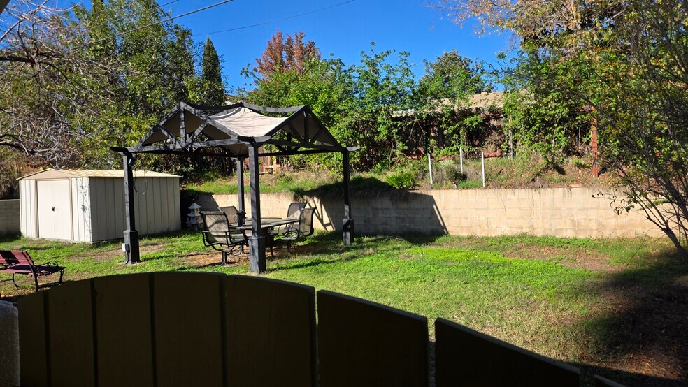 Building Photo - 728 Norbert Dr