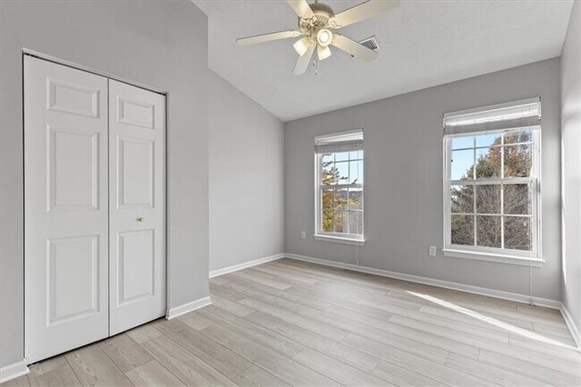 Building Photo - 700 Bush Dr