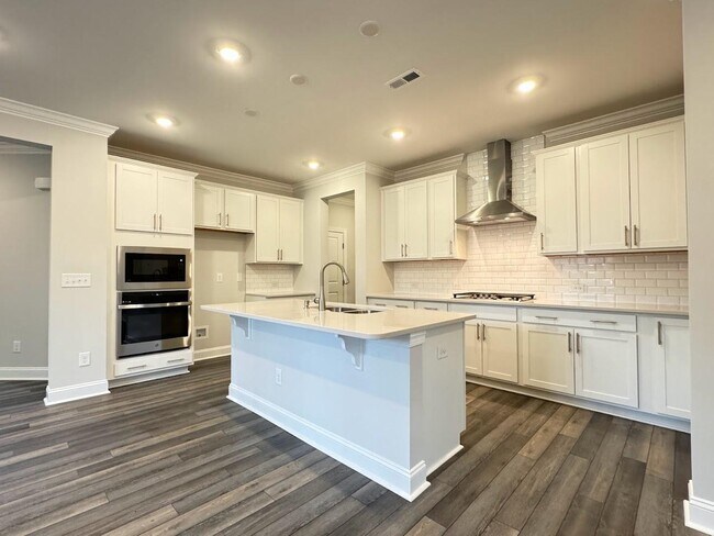 Building Photo - Single Family 4 Bedroom 3 Bathroom for Rent - Guest Bedroom Down