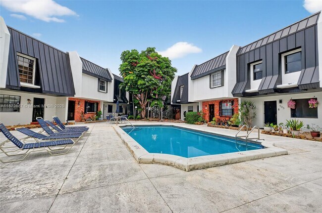 Building Photo - 6667 Miller Dr