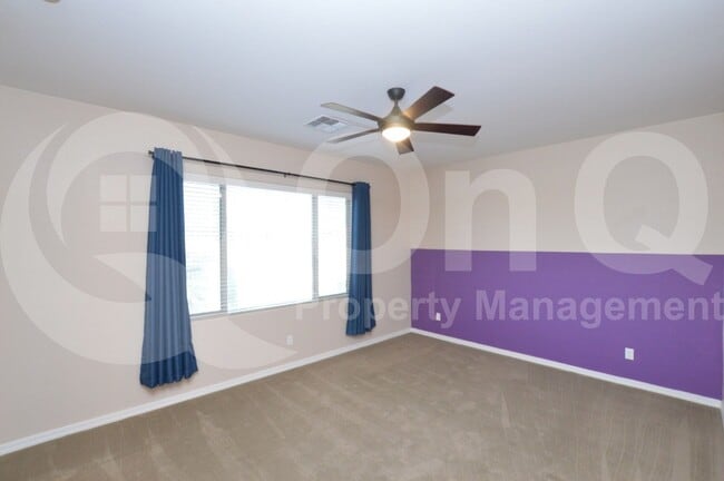 Building Photo - 1522 E Hummingbird Way