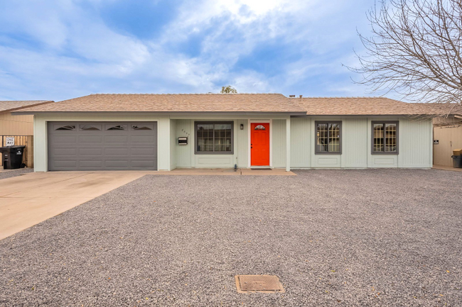 Building Photo - 8633 W Weldon Ave