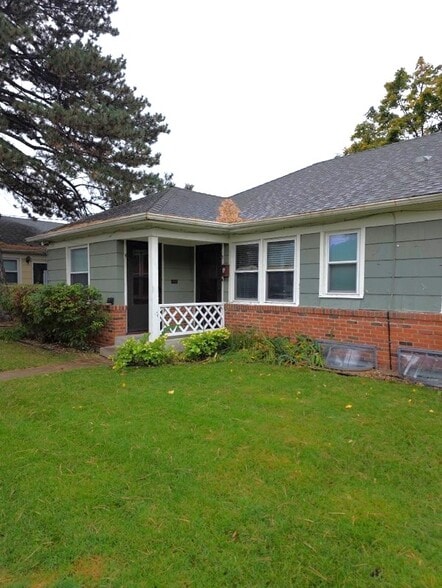 Building Photo - 2056 Bayard Ave
