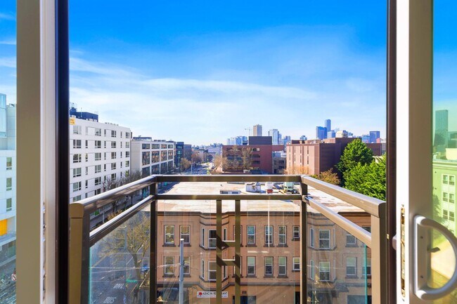 Interior Photo - 101 Broadway Apartments