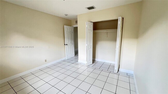 Building Photo - 701 SW 15th Ave
